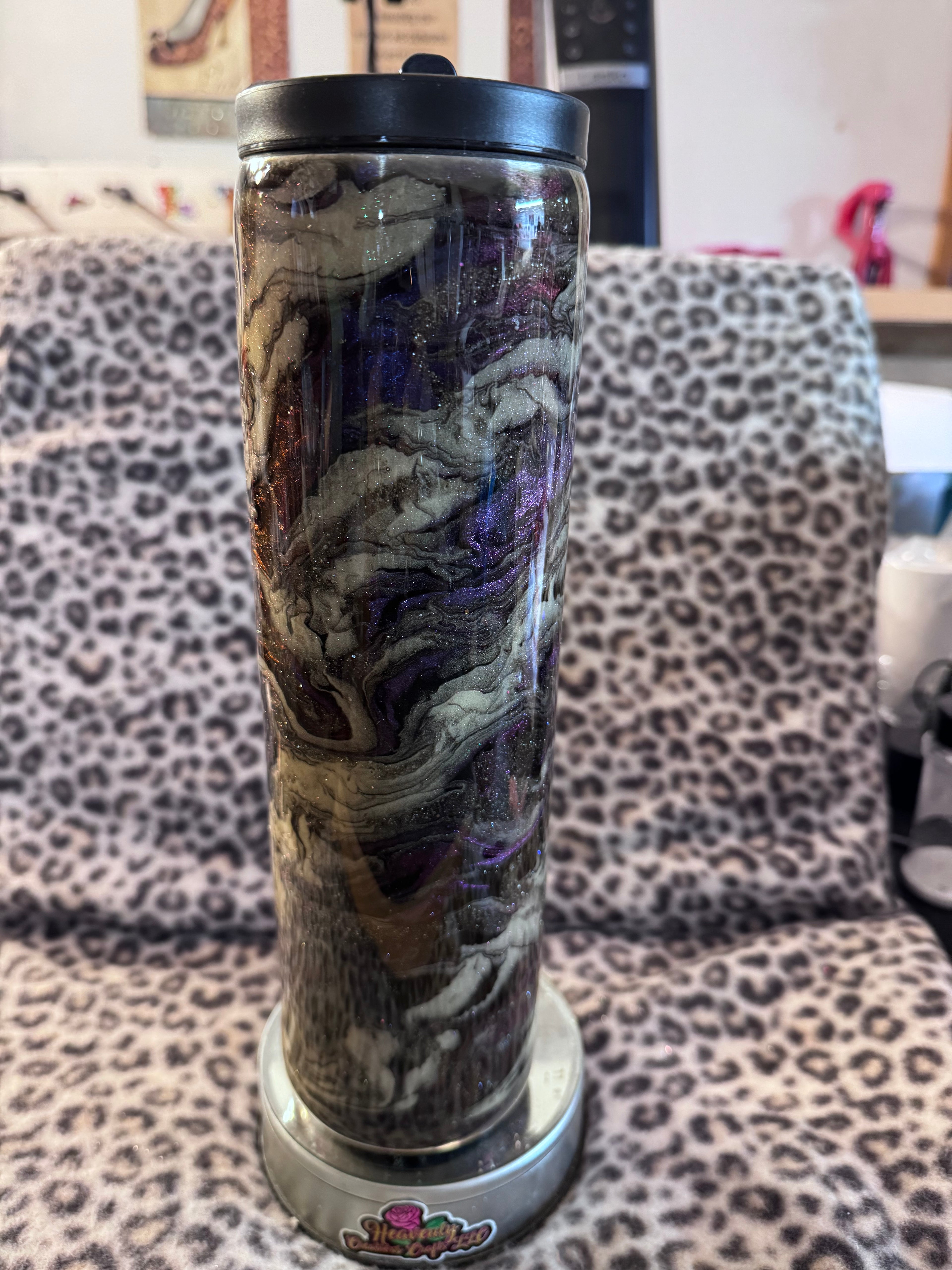35oz tumbler with pop top